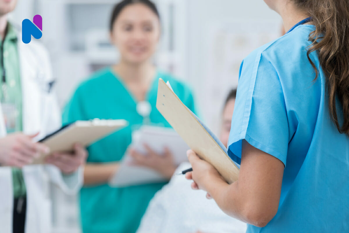 nurses-with-clipboards-learning