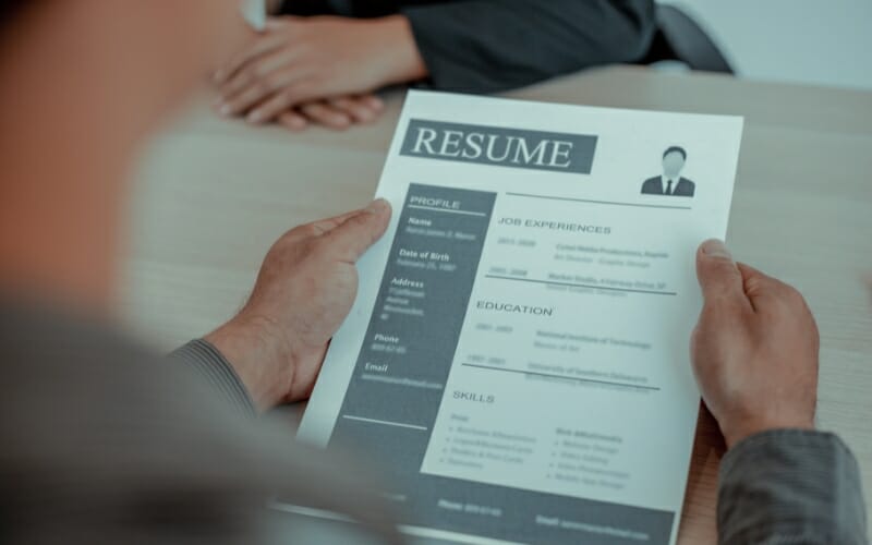 a clear, easily skimmed resume