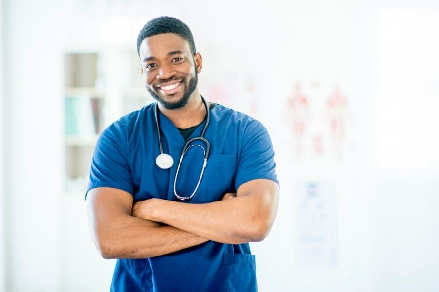 medical staffing solution A nurse in San Francisco working at a local facility.