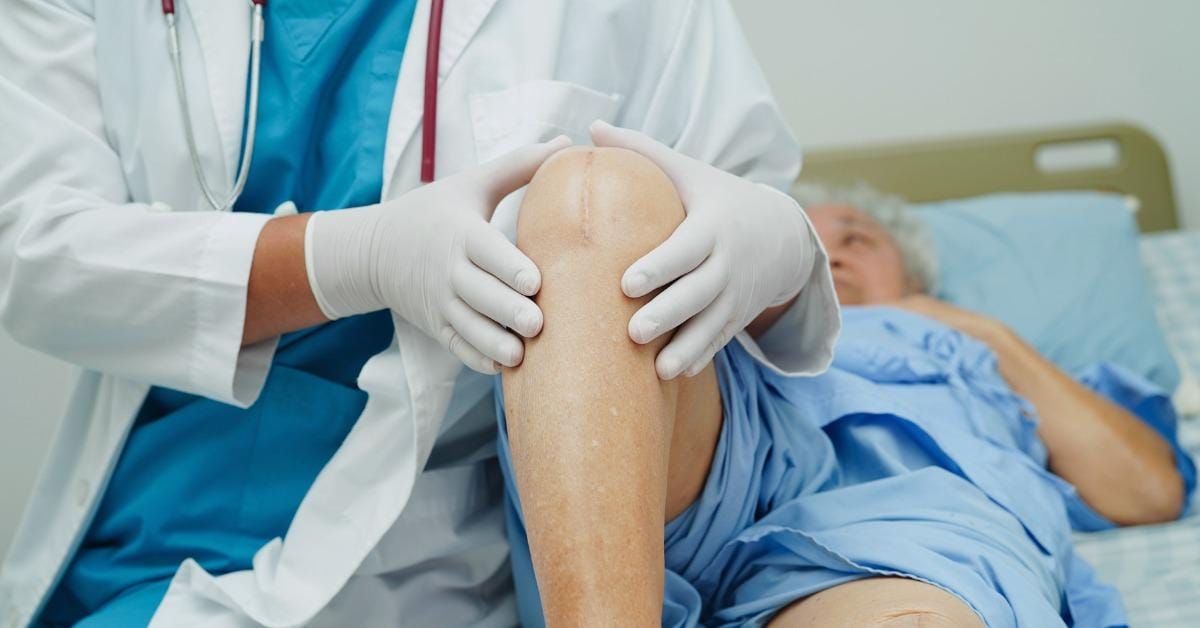 how long does a knee replacement surgery take