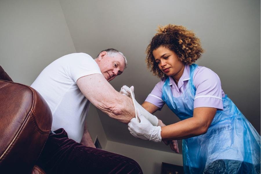 after surgery care Chino Hills Californi home nurse treating a wound